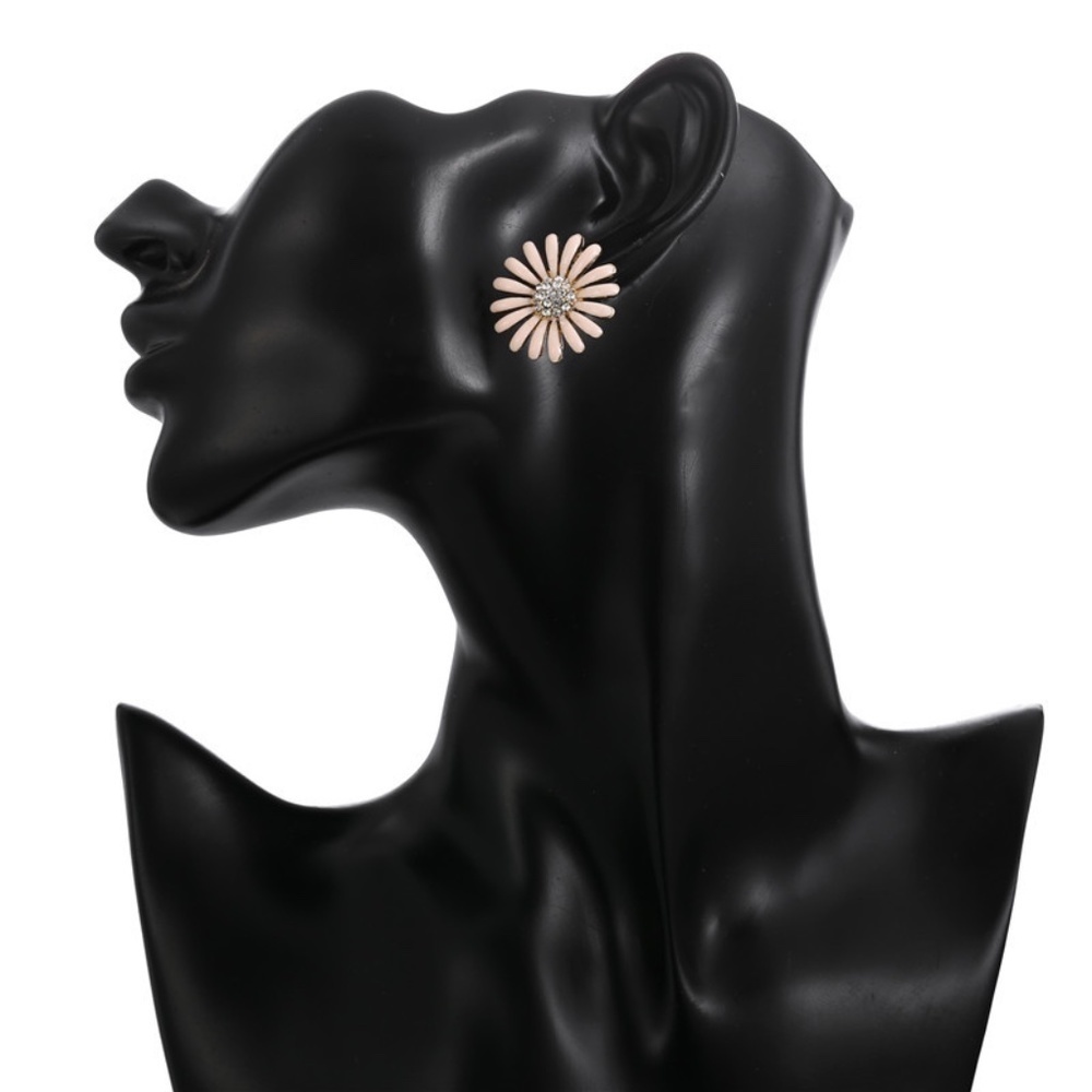 *JACQUELYN* Pink x Rhinestone Flower Stud Earrings - Picture 6 of 6